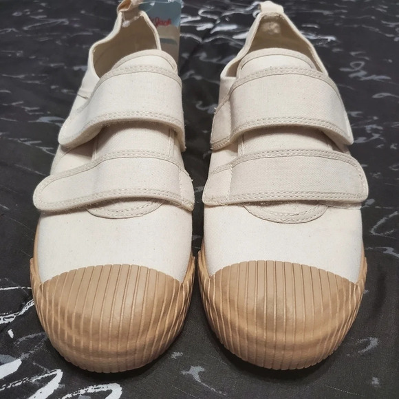 Cat & Jack Haven Sneakers Off White SZ 2 - Picture 2 of 7